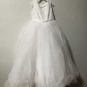 David’s Bridal Flower girl dress sz. 10 (NWT*)
